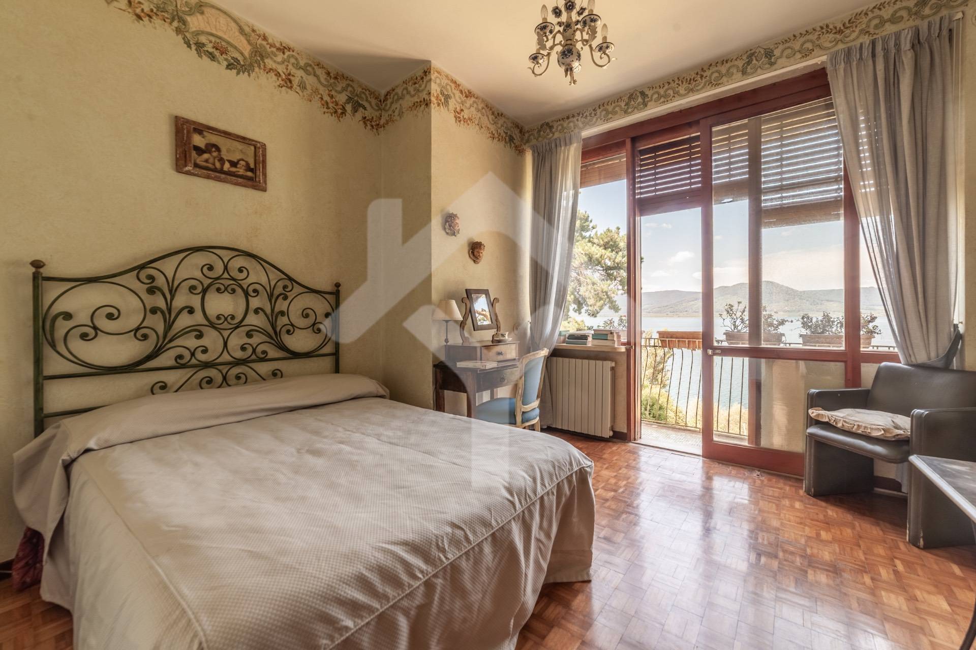 Villa for Sale to Ronciglione