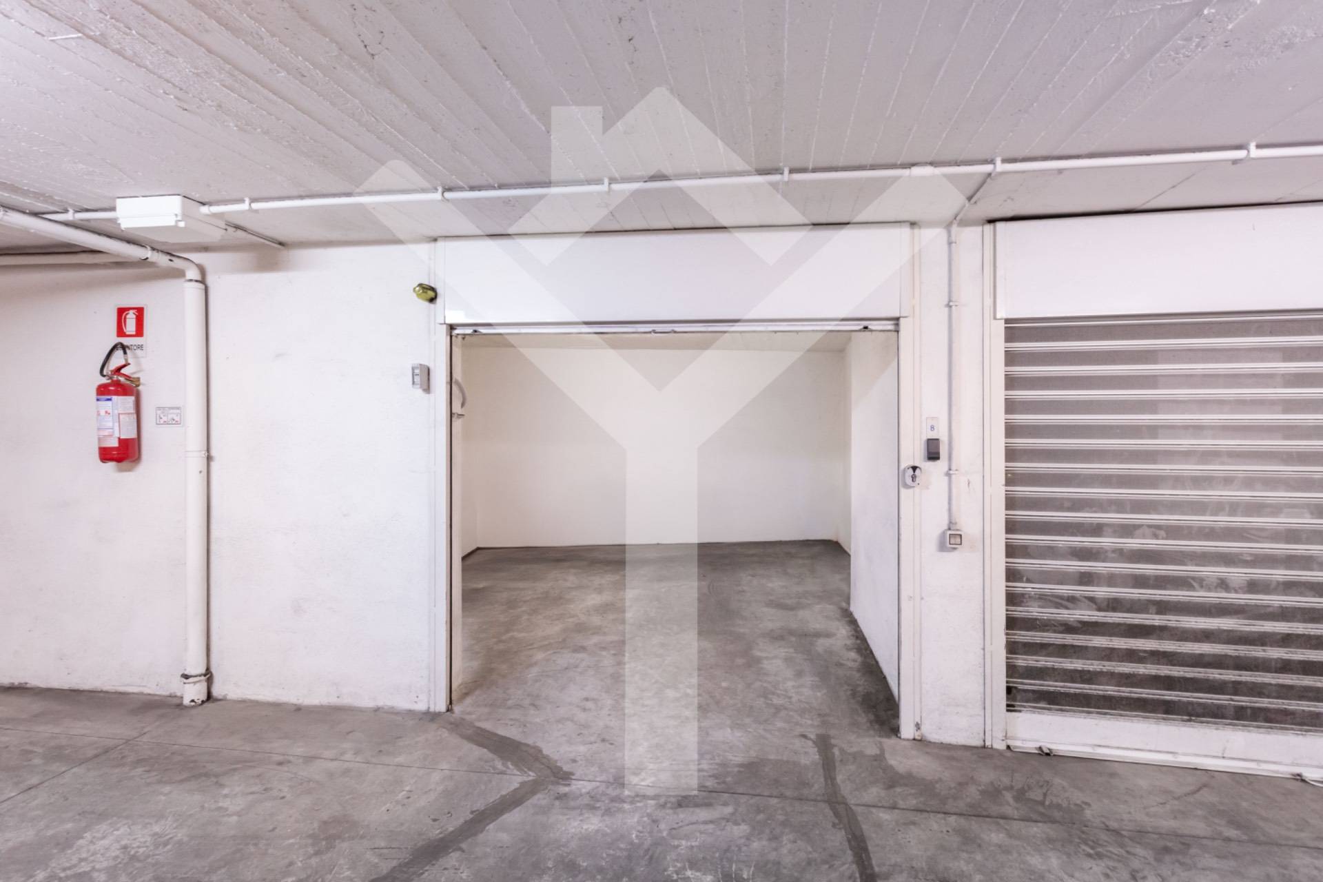 Box o garage in Vendita a Roma