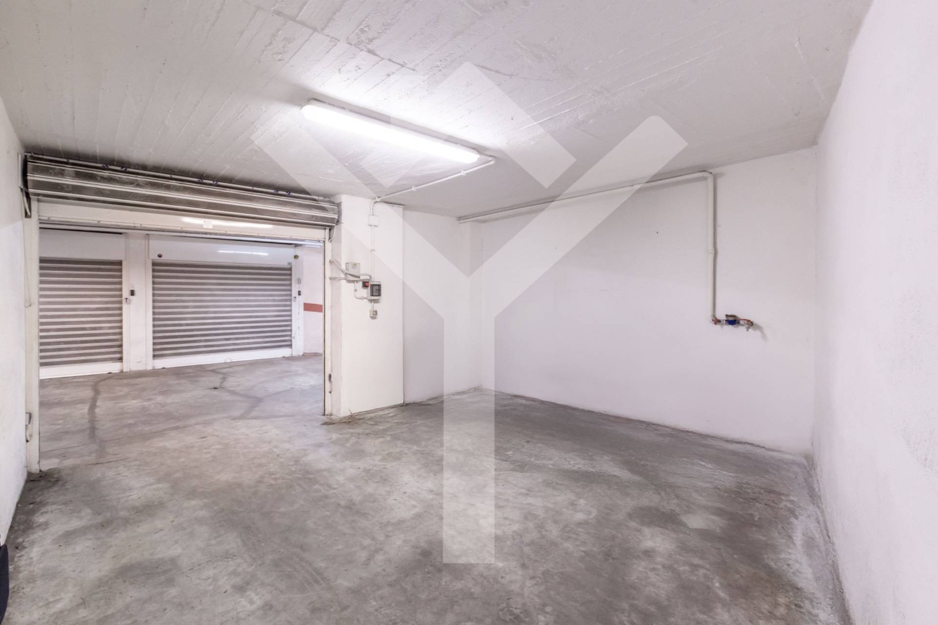 Box o garage in Vendita a Roma