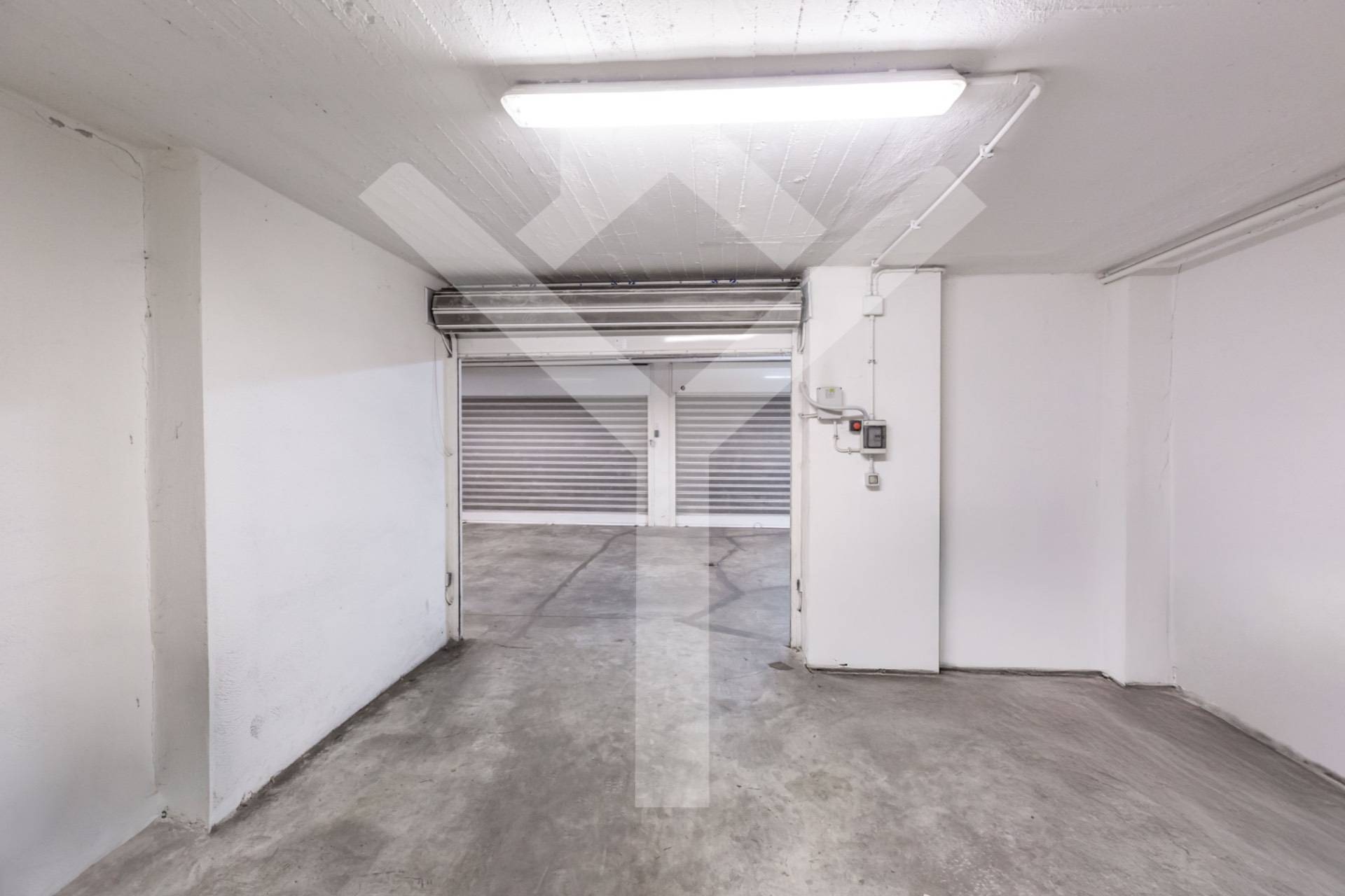Box o garage in Vendita a Roma