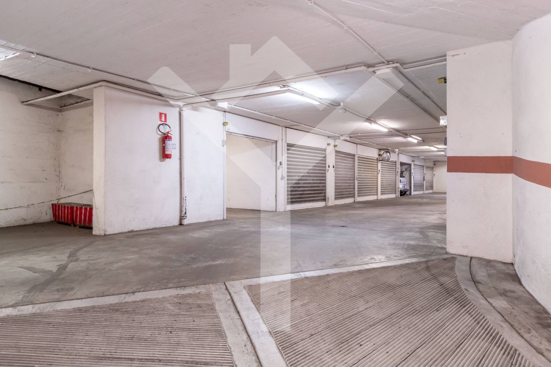 Box o garage in Vendita a Roma