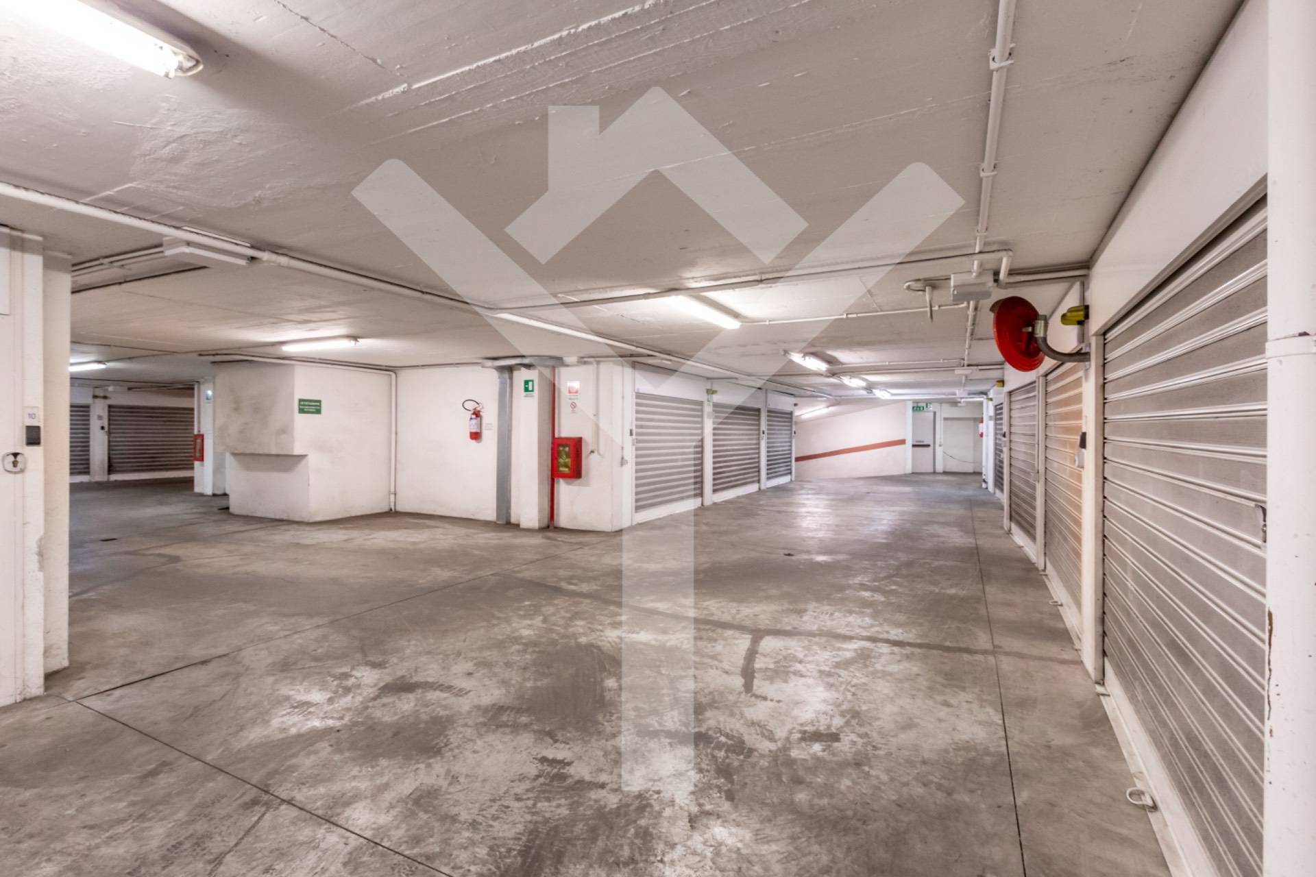 Box o garage in Vendita a Roma