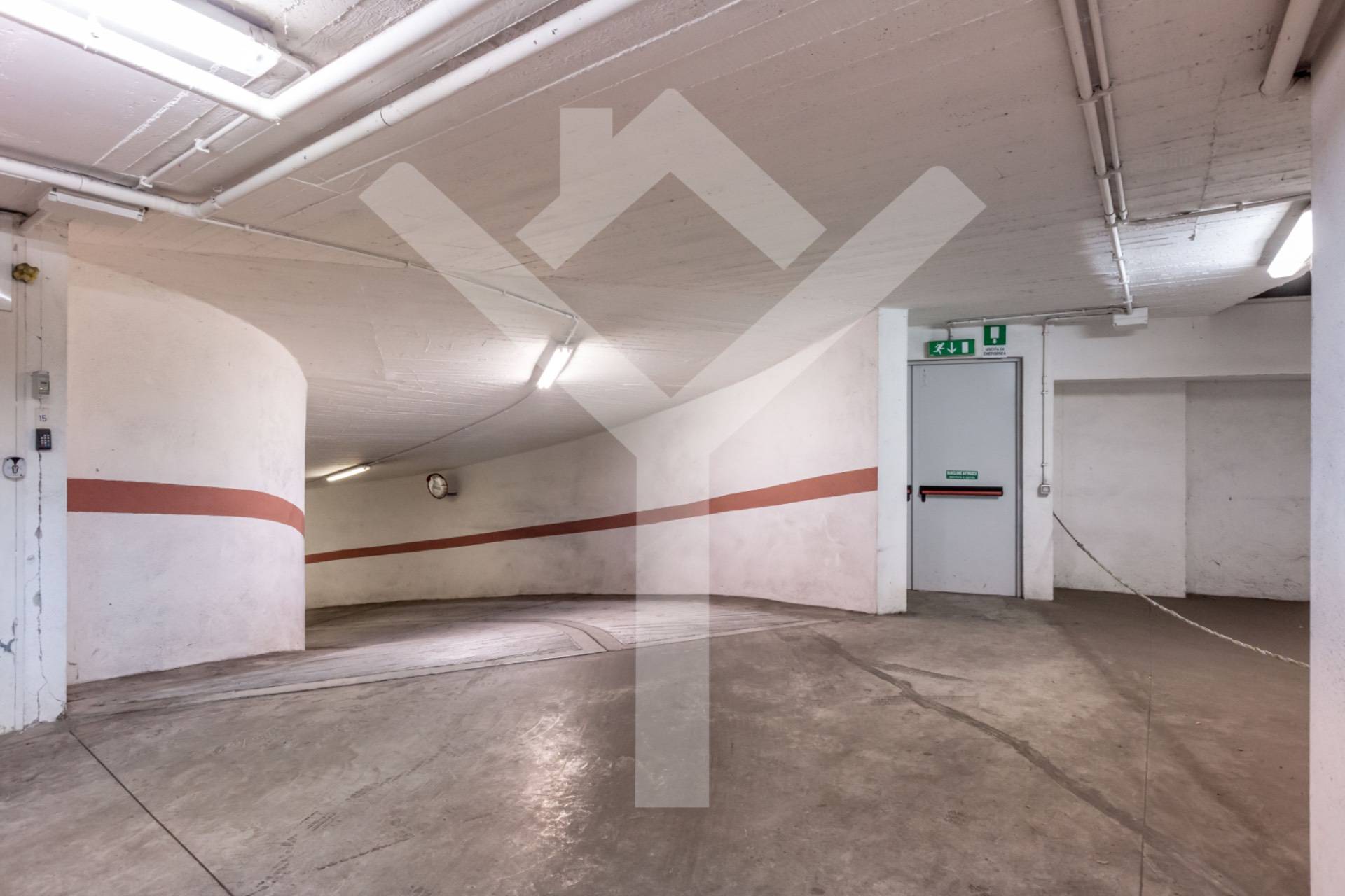 Box o garage in Vendita a Roma