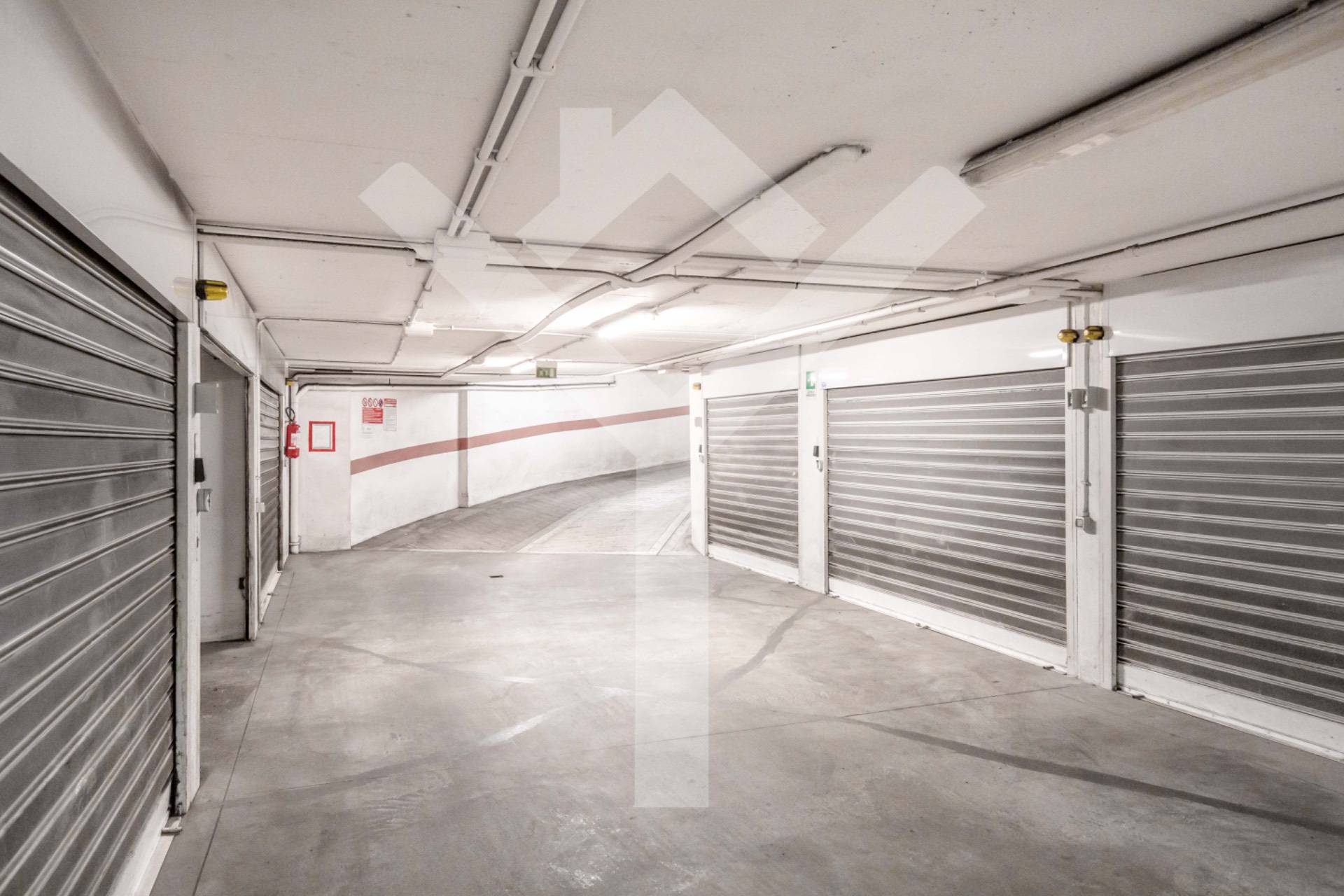 Box o garage in Vendita a Roma