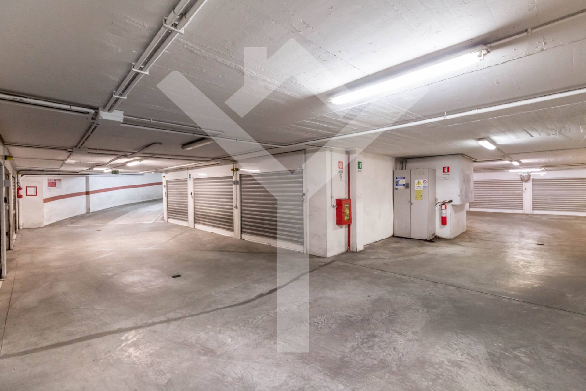 Box o garage in Vendita a Roma