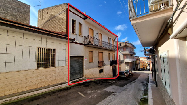 Stabile / Palazzo in vendita a San Nicandro Garganico