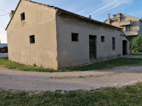 Casa colonica in Vendita a Fano
