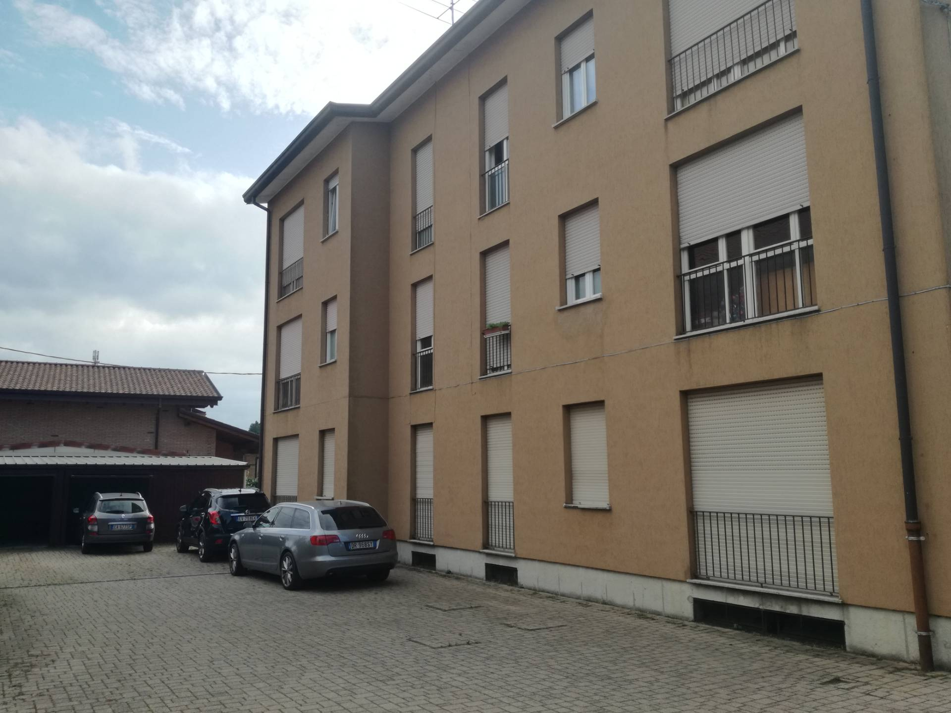  cermenate vendita quart:  realizza-srl-in-hgroup-spa-lombardia,-liguria,-piemonte