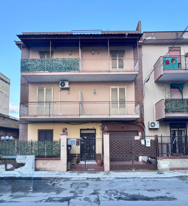 Box o garage in Affitto a Palermo
