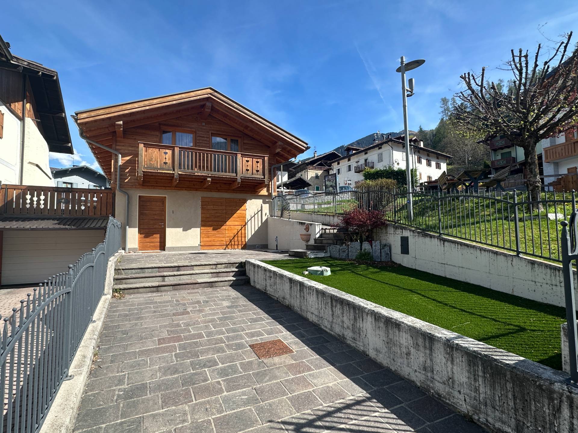 Foto villa indipendente in vendita a Massimeno (Trento)
