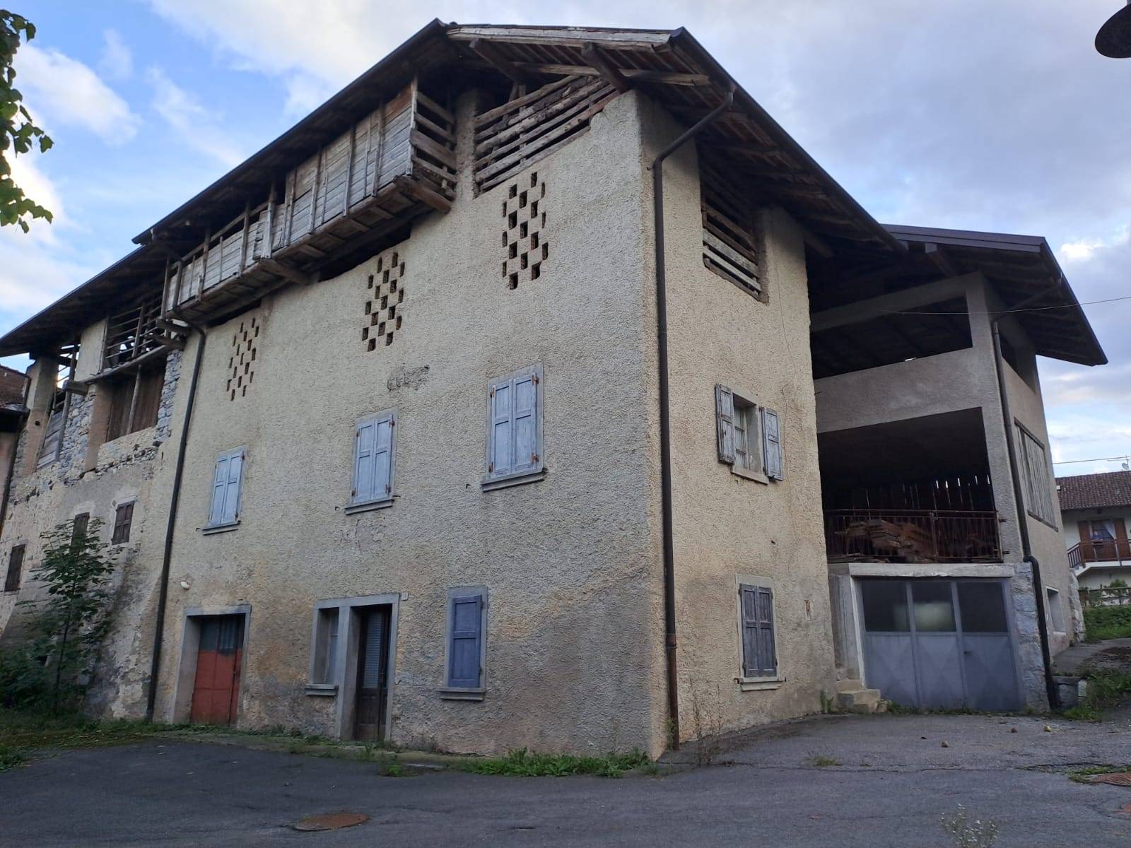 Foto casa indipendente in vendita a Comano Terme (Trento)