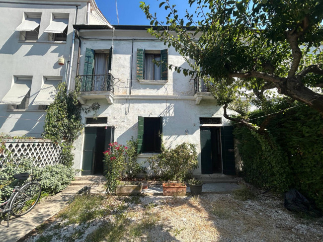 Casa a schiera in Vendita a Venezia