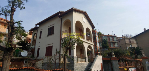 Villa Indipendente in Vendita a Boissano