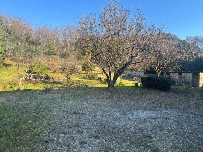 Stabile intero in vendita a Gorizia