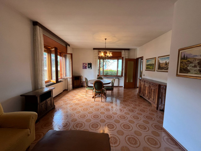 Casa indipendente in vendita a Mossa