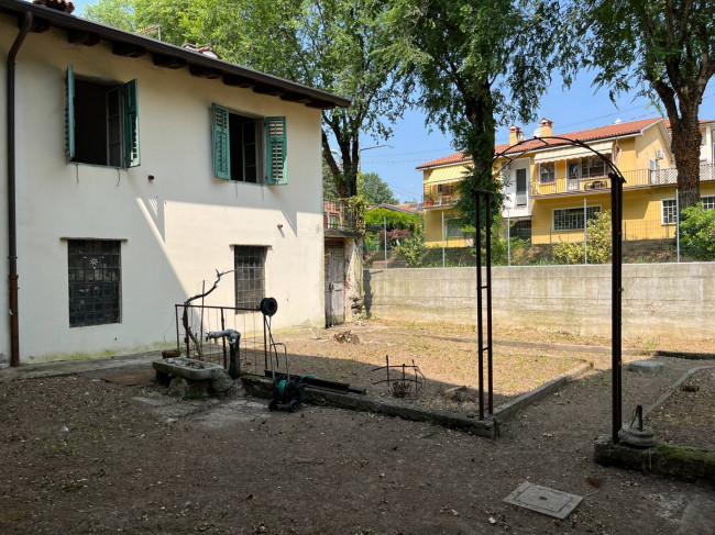 Stabile intero in vendita a Gorizia