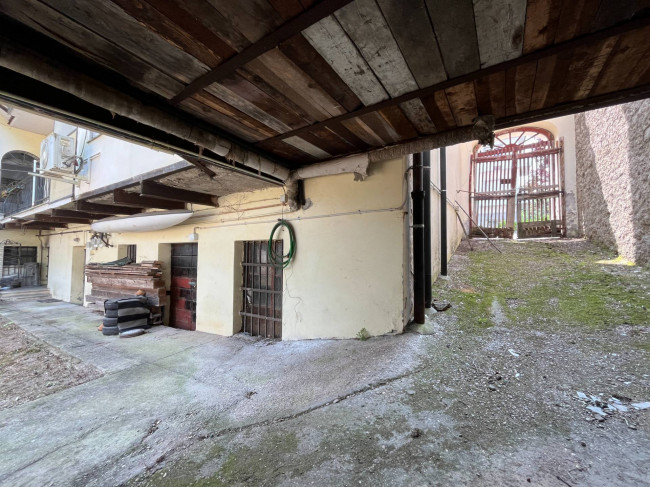 Stabile intero in vendita a Gorizia
