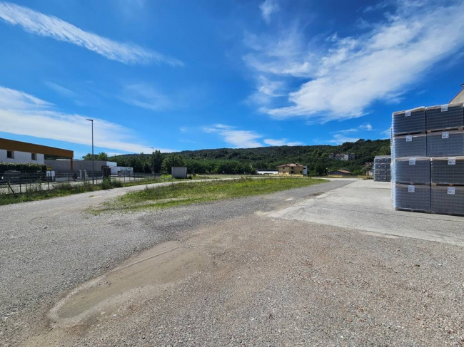 Capannone industriale in vendita a Savogna d'Isonzo