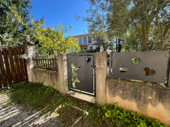 Bifamiliare porzione in vendita a Capriva del Friuli