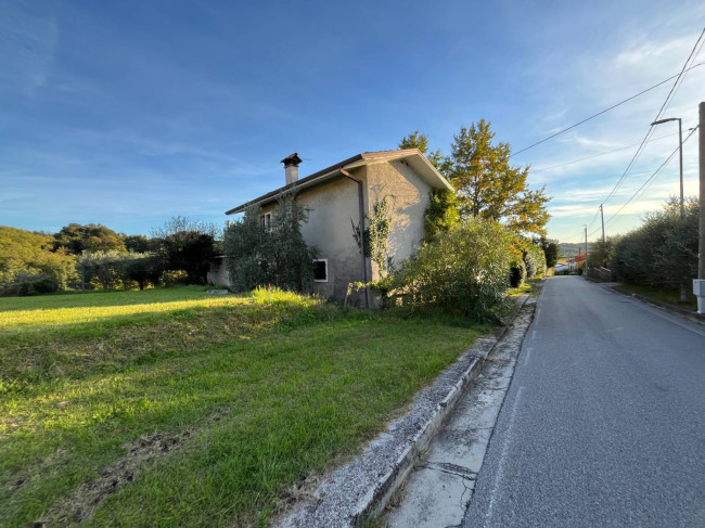  for sale in San Floriano del Collio