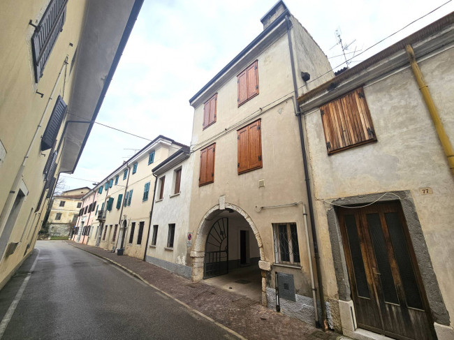 Casa in linea in vendita a Cormons