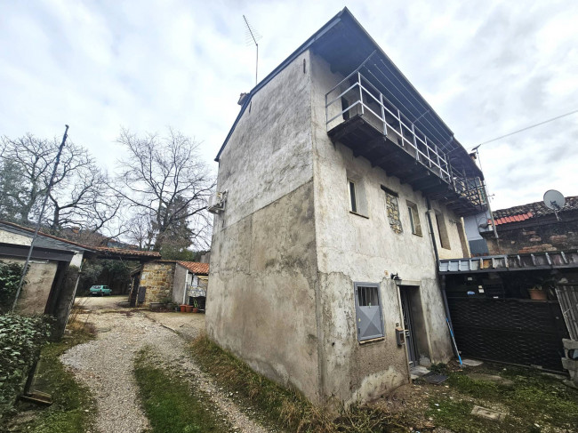 Casa in linea in vendita a Cormons