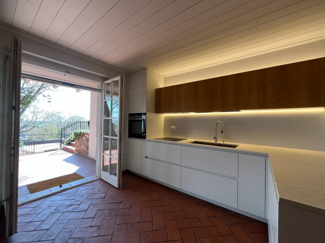 Villa in vendita a Medea