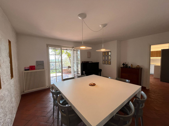 Villa in vendita a Medea