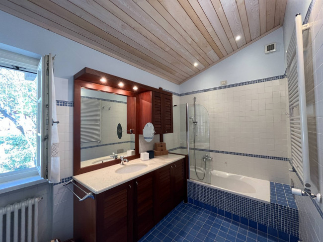 Villa in vendita a Medea