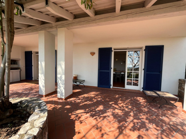 Villa in vendita a Medea