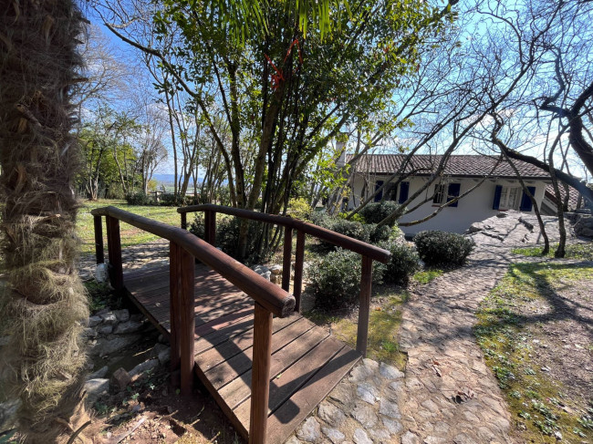 Villa in vendita a Medea