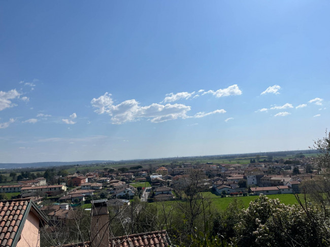 Villa in vendita a Medea