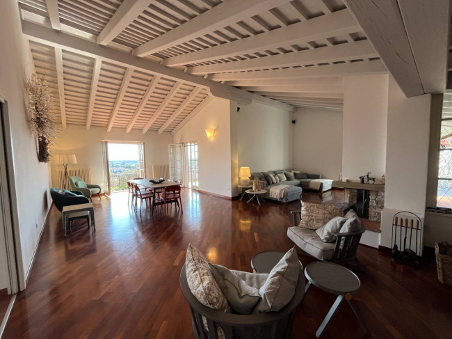 Villa in vendita a Medea