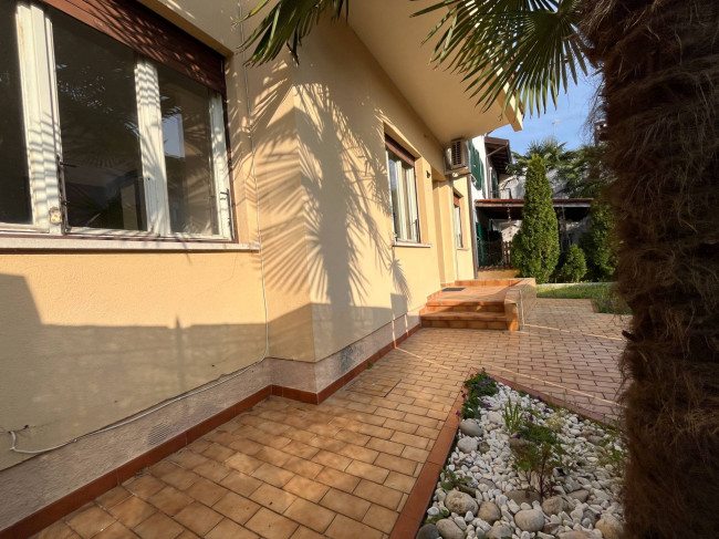 Bifamiliare in vendita a Gorizia