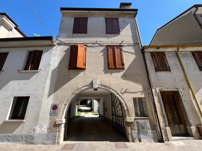 Casa in linea in vendita a Cormons