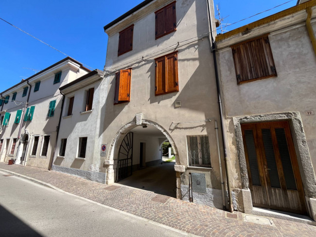 Casa in linea in vendita a Cormons
