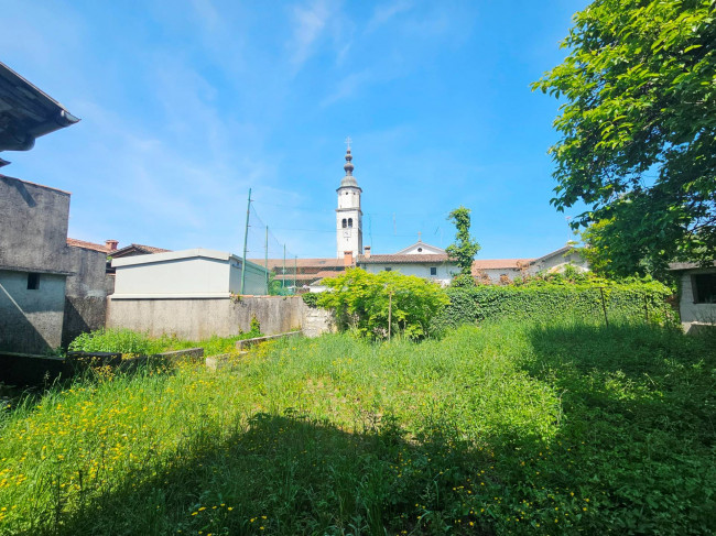 Casa in linea in vendita a Capriva del Friuli