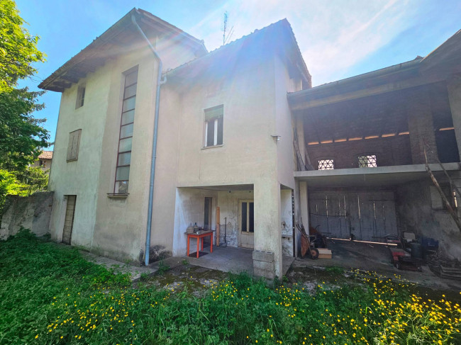 Casa in linea in vendita a Capriva del Friuli