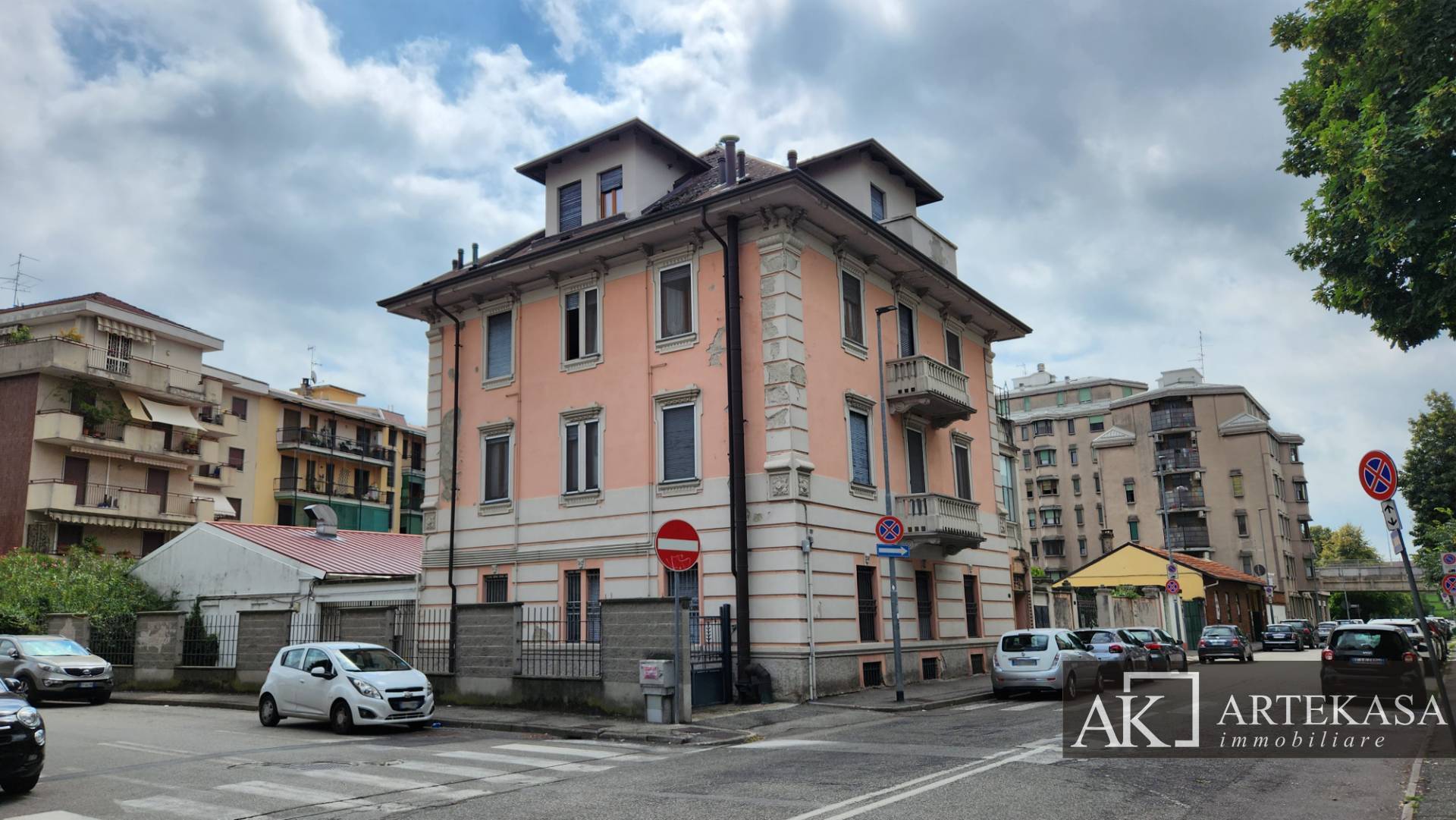 Palazzo/stabile Novara - Centro