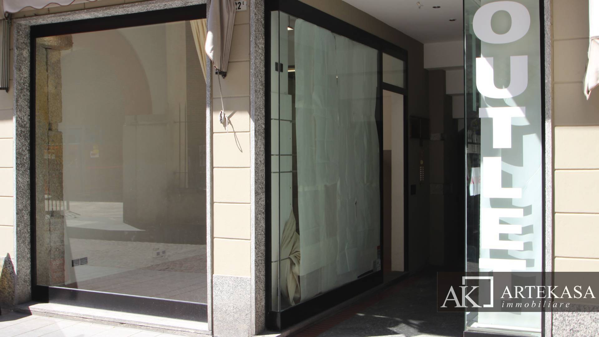 Negozio in affitto a Novara