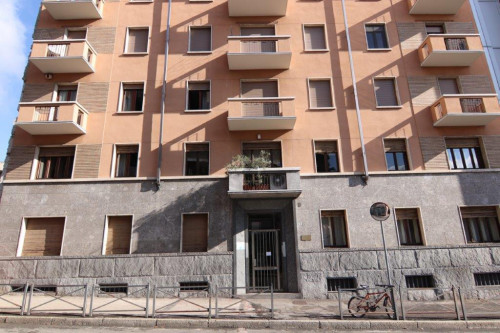 3 LOCALI in vendita a Novara