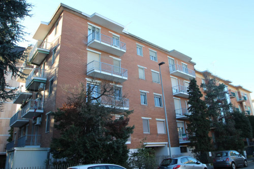 3 LOCALI in affitto a Novara