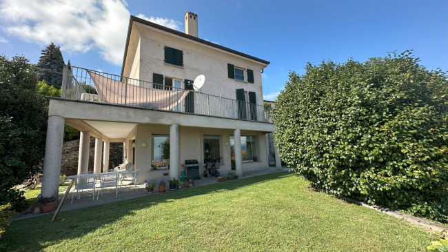 Villa in affitto a Massino Visconti