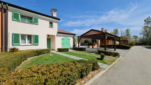 Villa in vendita a Bogogno