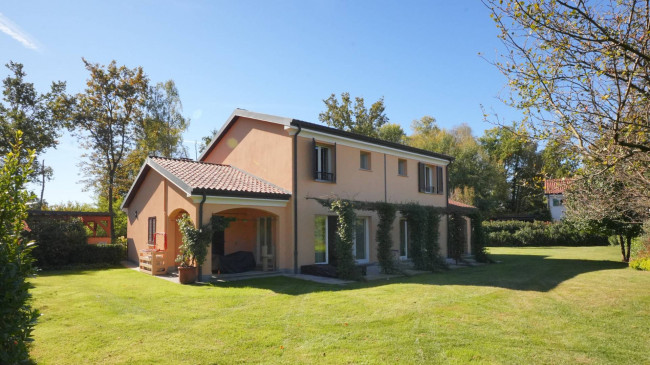 Villa in vendita a Bogogno