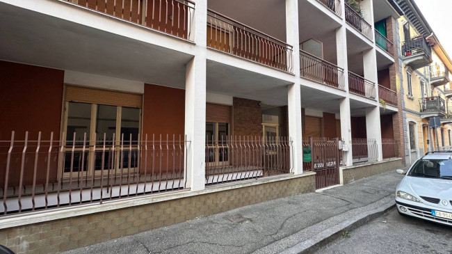 3 LOCALI in vendita a Novara