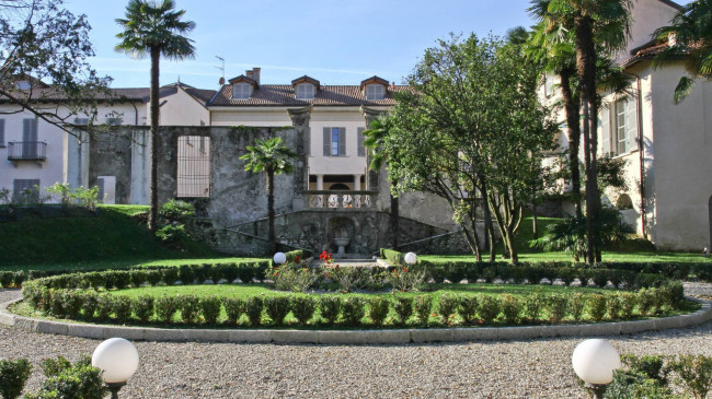 two-room apartment for rent in Arona