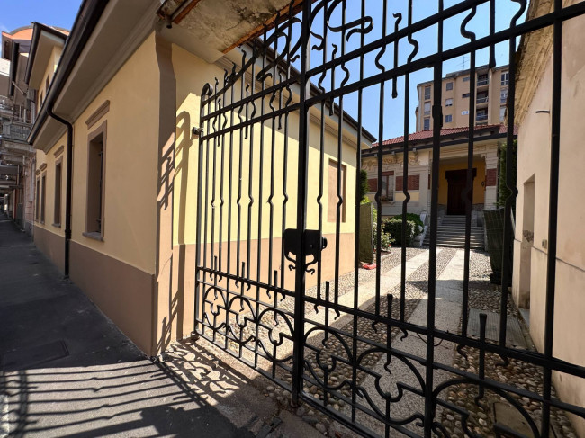 3 LOCALI GIARDINO in vendita a Novara