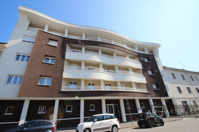 BILOCALE in affitto a Novara