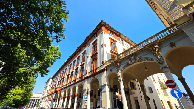 two-room apartment for rent in Novara